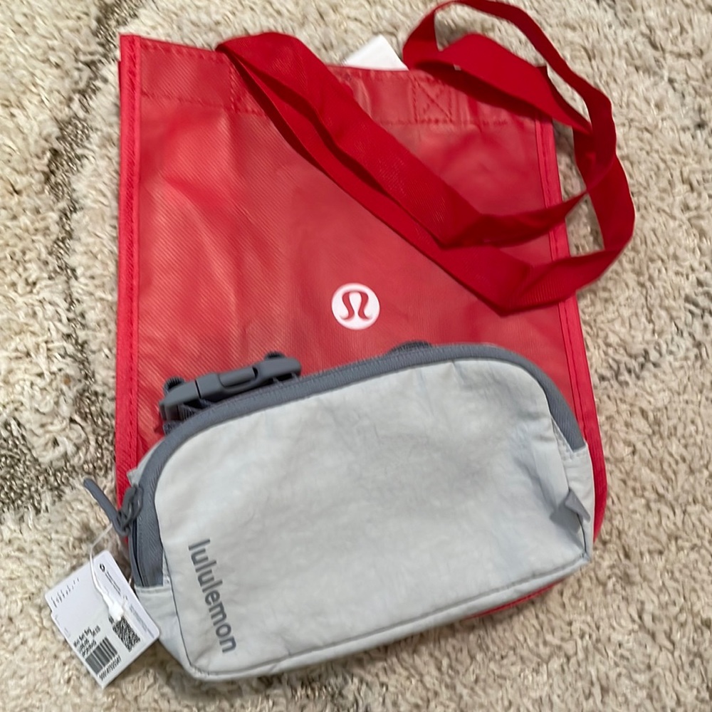 Mini Lululemon belt bag Vapor/Rhino Gray NWT